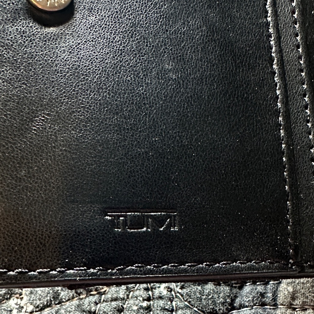 TUMI Compact Wallet - Picture 4 of 5